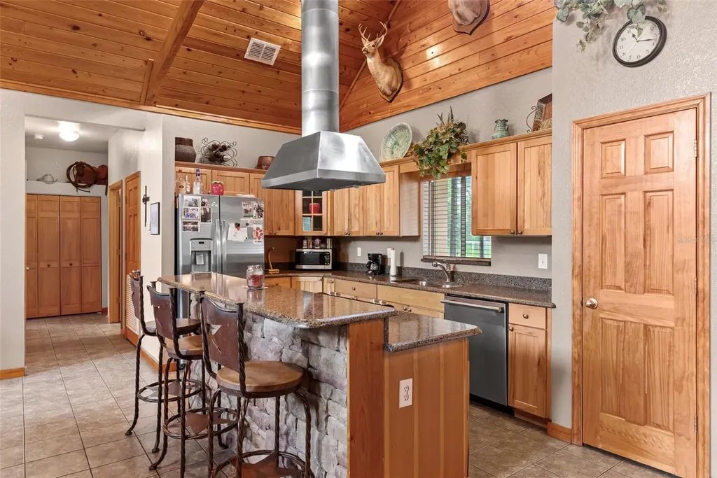 12136 Mcintosh Road Thonotosassa FL 33592