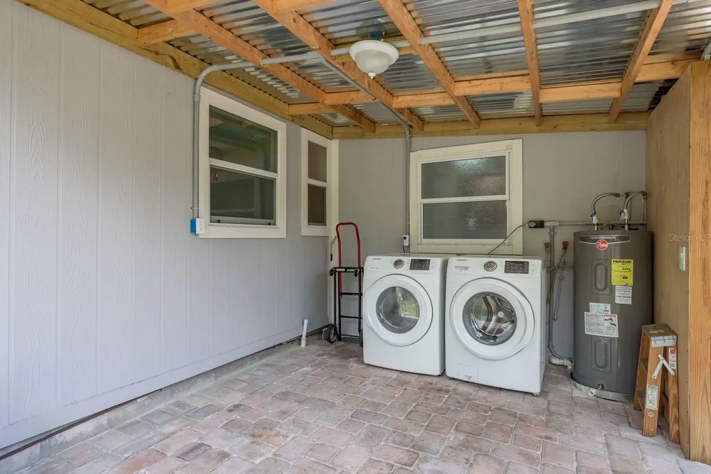 130 Melody Lane Largo FL 33771