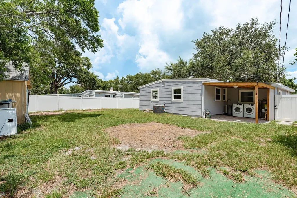 130 Melody Lane Largo FL 33771