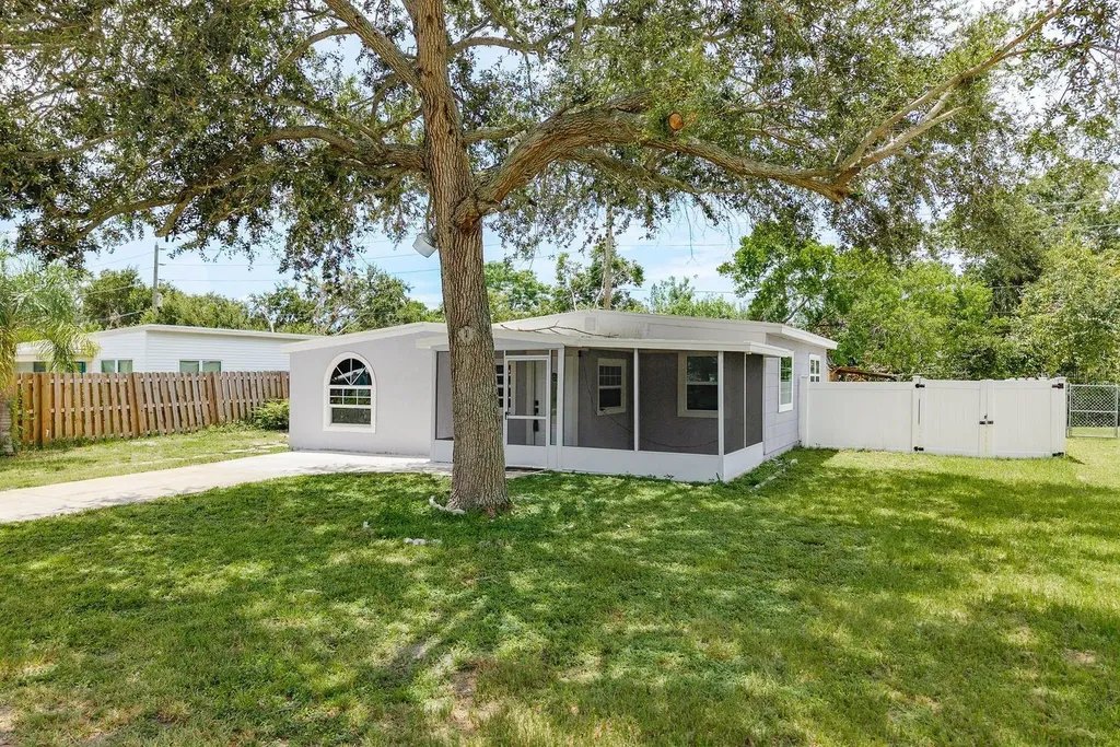 130 Melody Lane Largo FL 33771