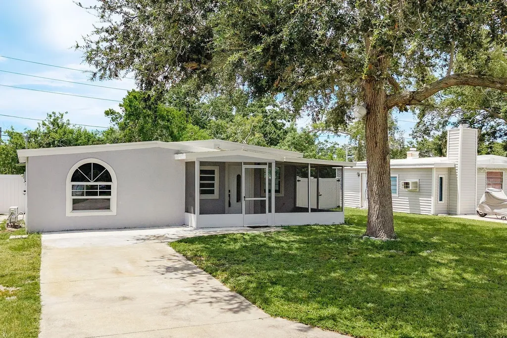 130 Melody Lane Largo FL 33771