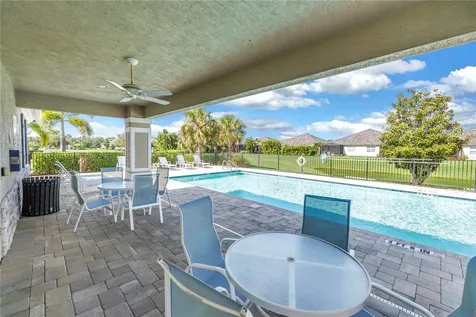 7604 Registrar Way Sarasota FL 34243