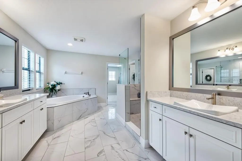 14529 Woodland Spur Drive Lithia FL 33547