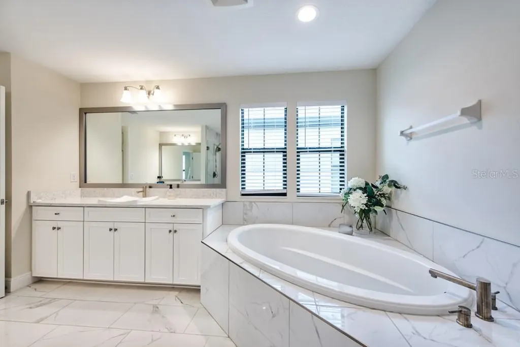 14529 Woodland Spur Drive Lithia FL 33547