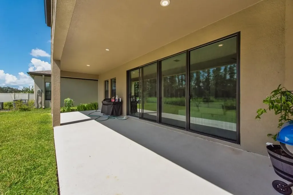 14529 Woodland Spur Drive Lithia FL 33547