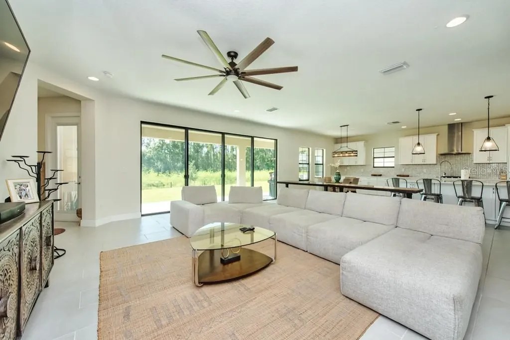 14529 Woodland Spur Drive Lithia FL 33547