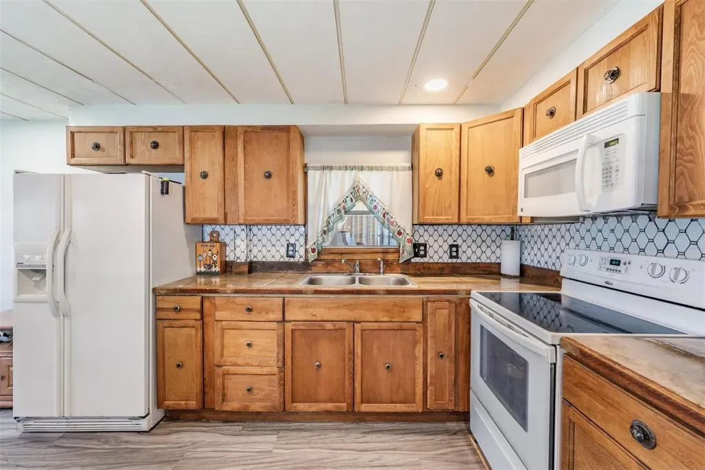 39601 Elgin Drive Zephyrhills FL 33542