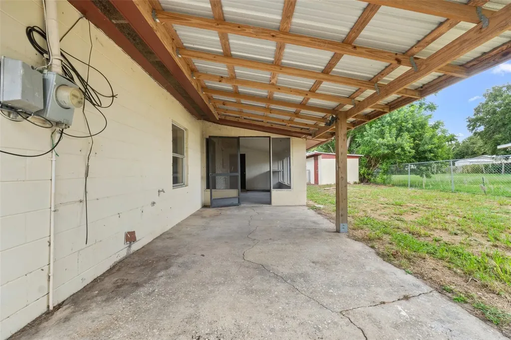 330 W 4th Street Frostproof FL 33843