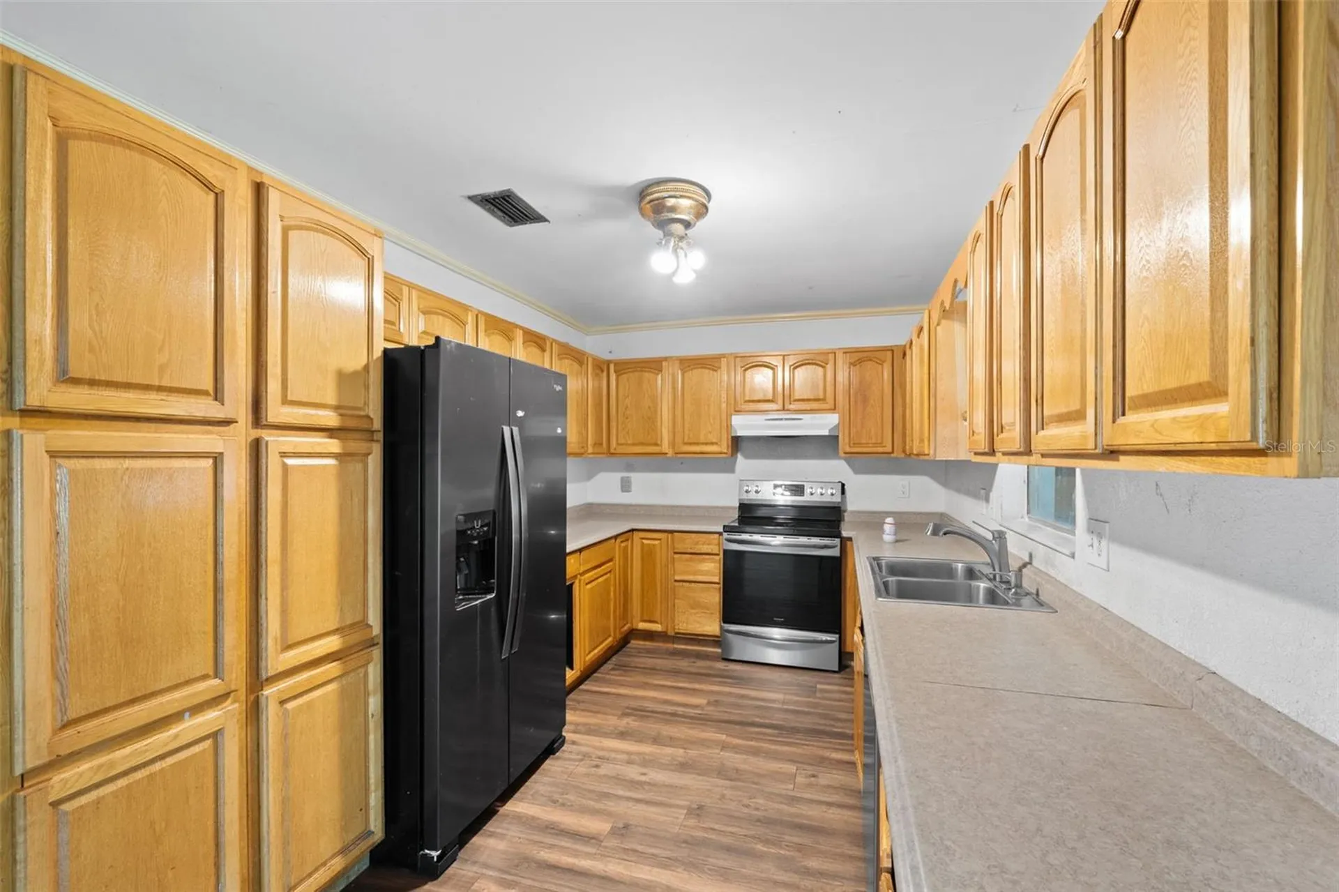 330 W 4th Street Frostproof FL 33843