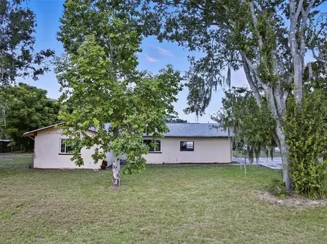 330 W 4th Street Frostproof FL 33843