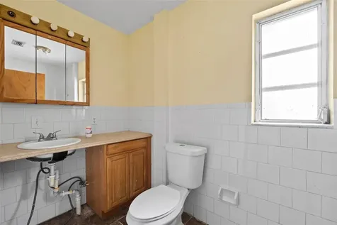 330 W 4th Street Frostproof FL 33843