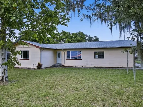 330 W 4th Street Frostproof FL 33843