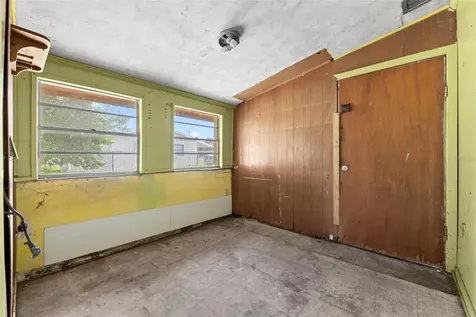330 W 4th Street Frostproof FL 33843
