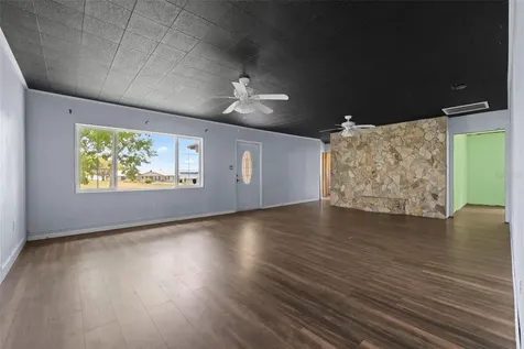 330 W 4th Street Frostproof FL 33843
