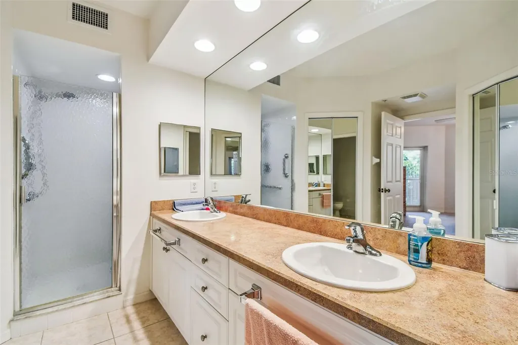 960 Starkey Road Largo FL 33771