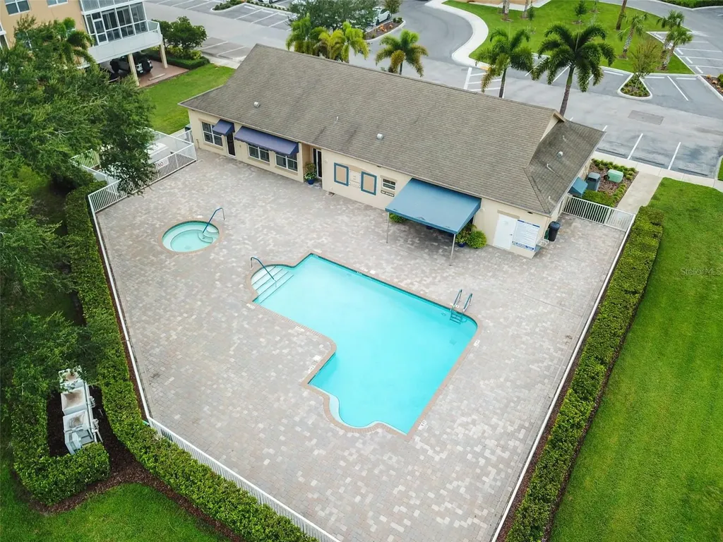 960 Starkey Road Largo FL 33771