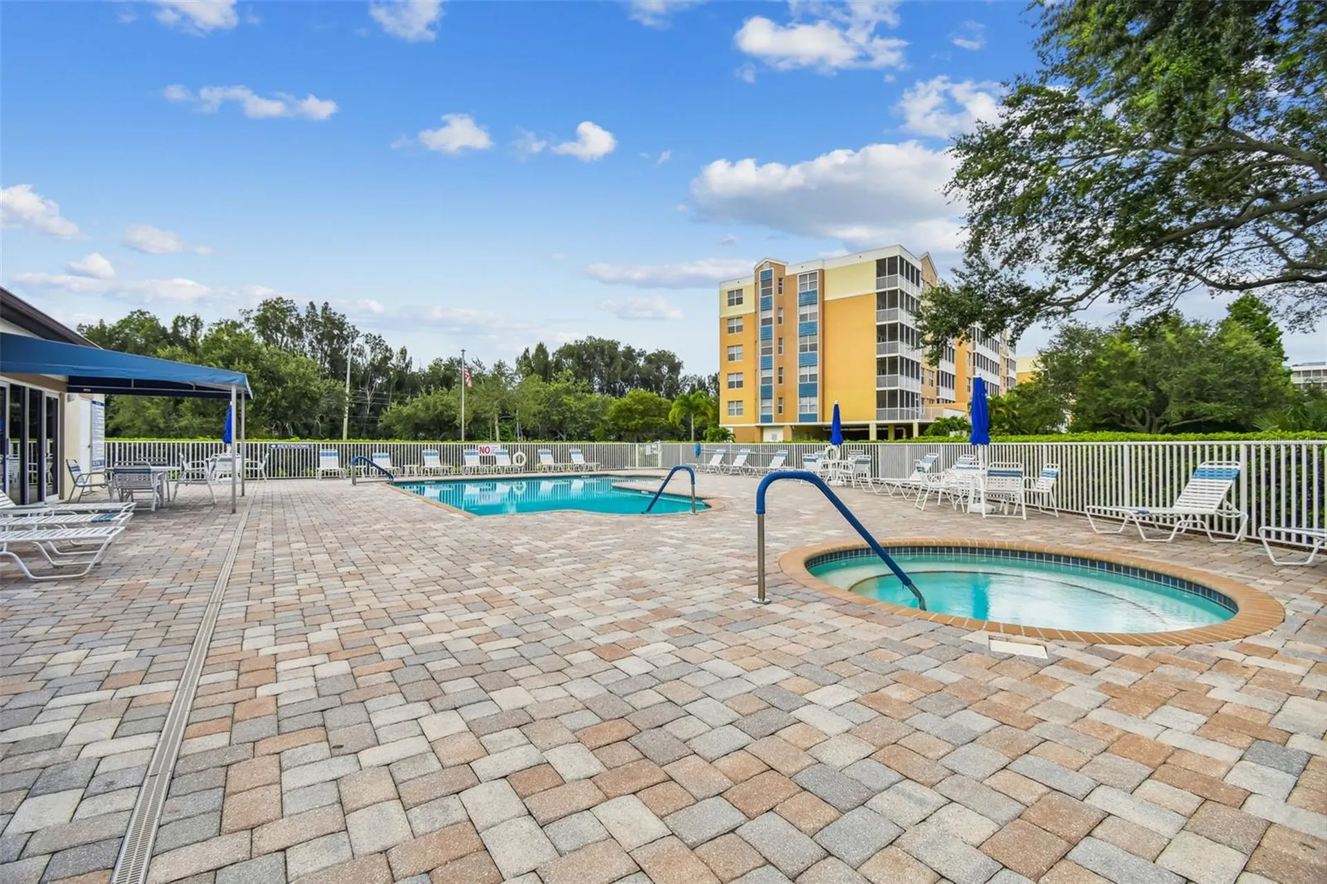 960 Starkey Road Largo FL 33771