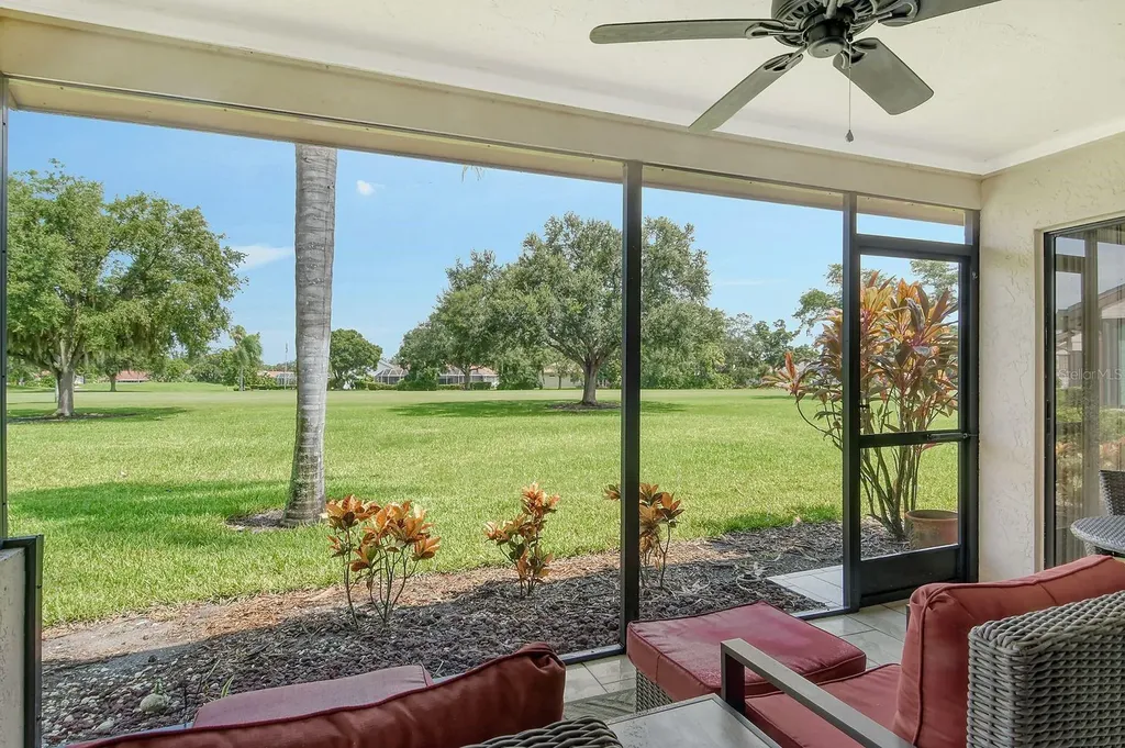 6041 Clubside Drive Sarasota FL 34243