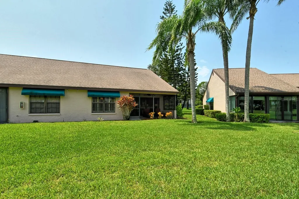 6041 Clubside Drive Sarasota FL 34243