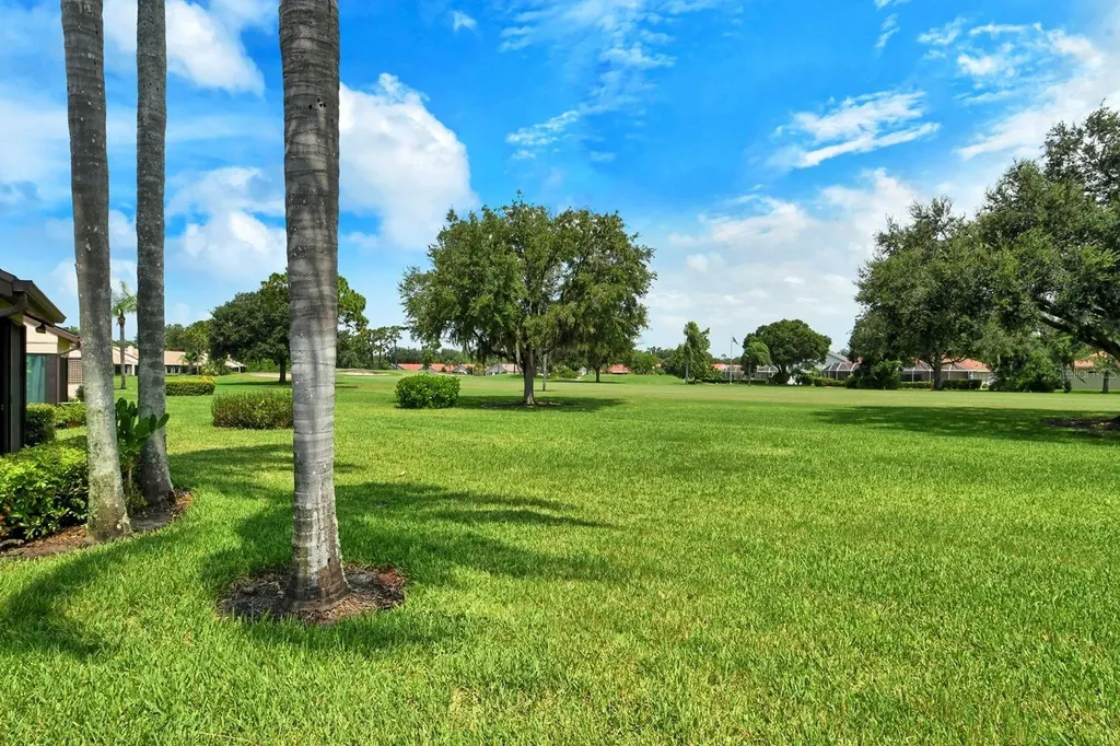 6041 Clubside Drive Sarasota FL 34243