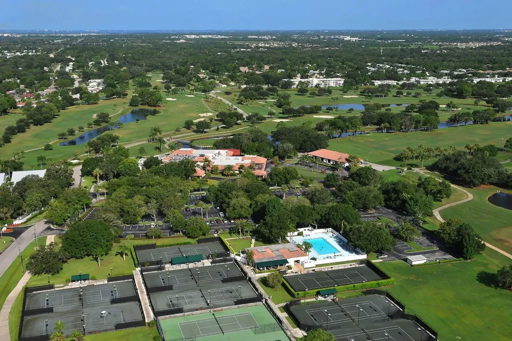 6041 Clubside Drive Sarasota FL 34243