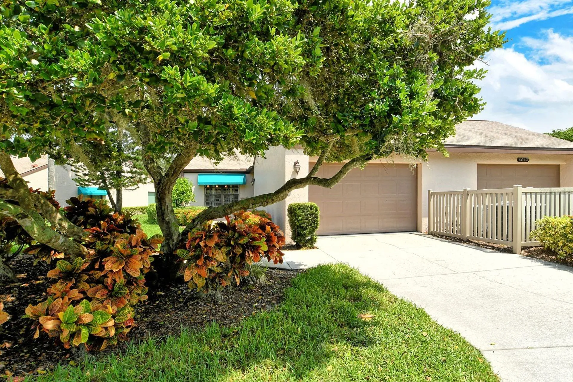 6041 Clubside Drive Sarasota FL 34243