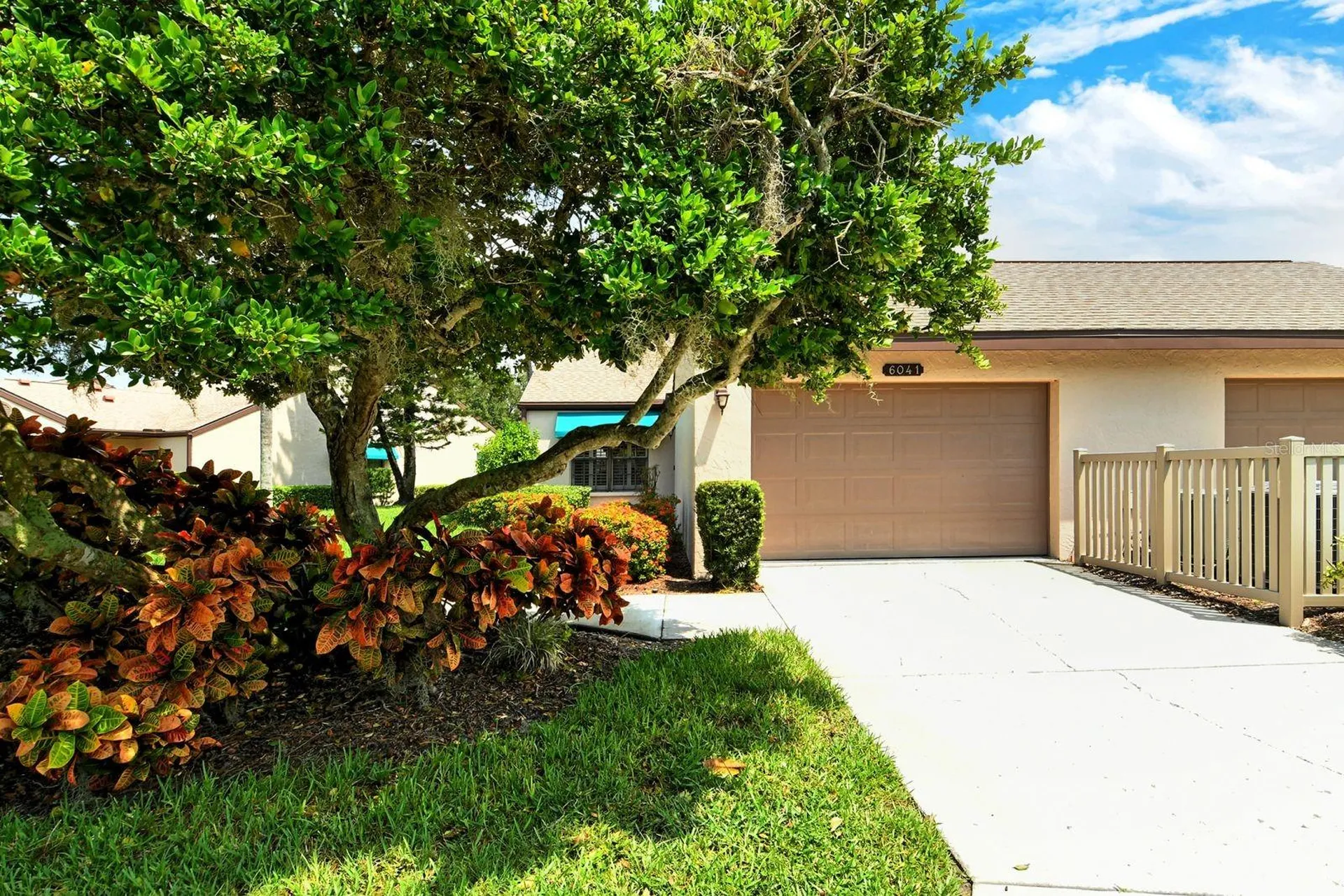6041 Clubside Drive Sarasota FL 34243