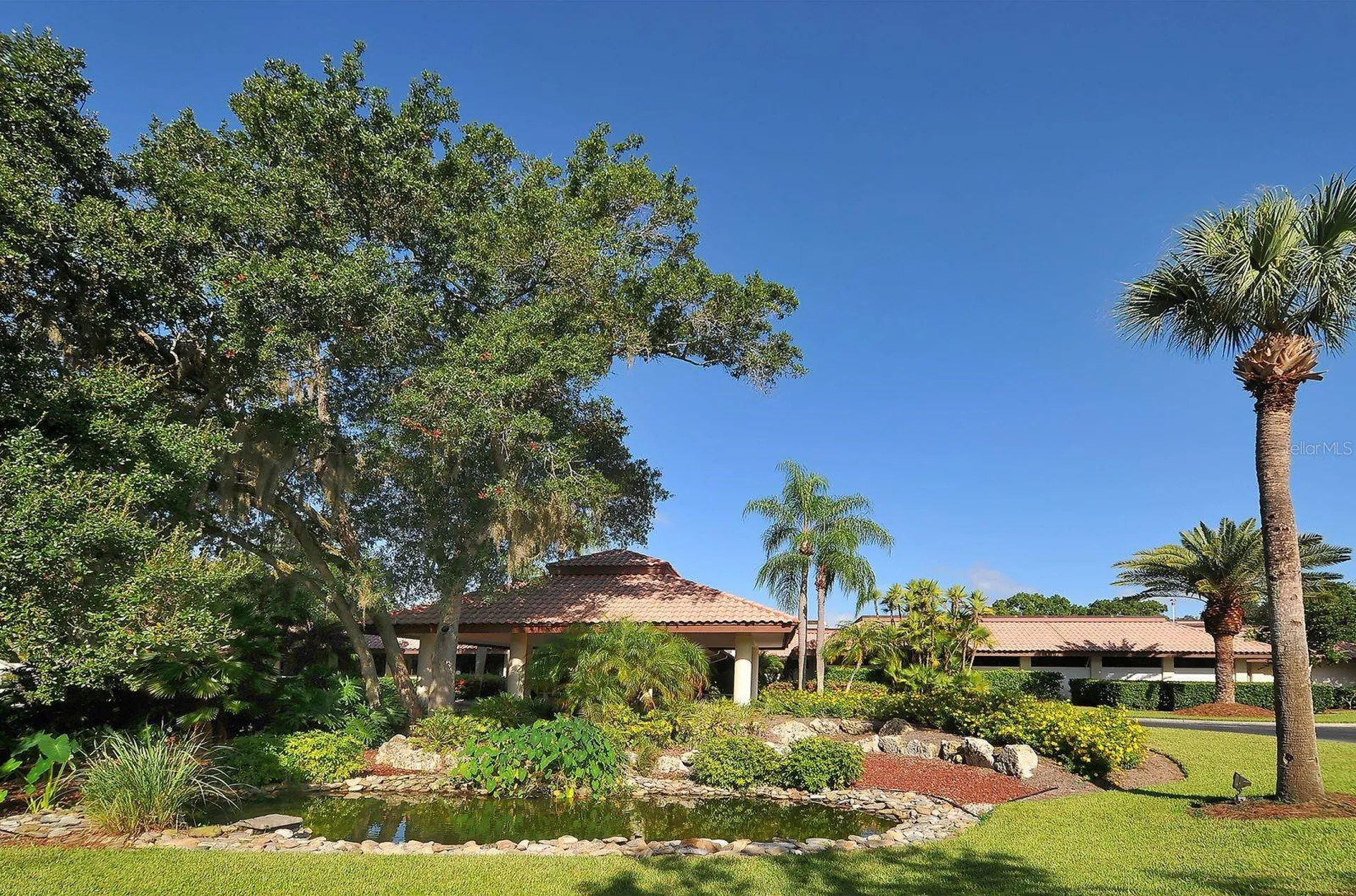 6041 Clubside Drive Sarasota FL 34243