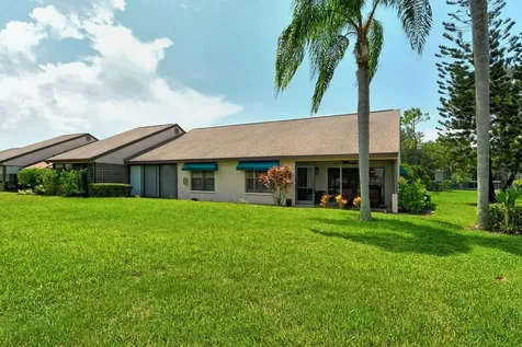 6041 Clubside Drive Sarasota FL 34243
