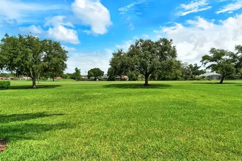 6041 Clubside Drive Sarasota FL 34243