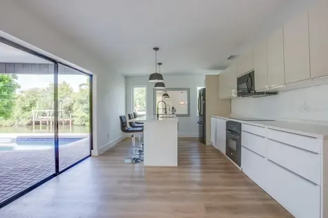 4098 Beach Drive SE St Petersburg FL 33705