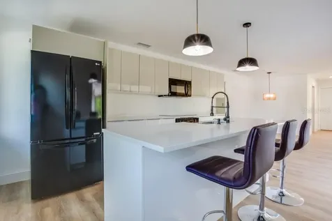 4098 Beach Drive SE St Petersburg FL 33705