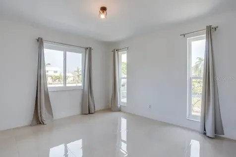 4098 Beach Drive SE St Petersburg FL 33705