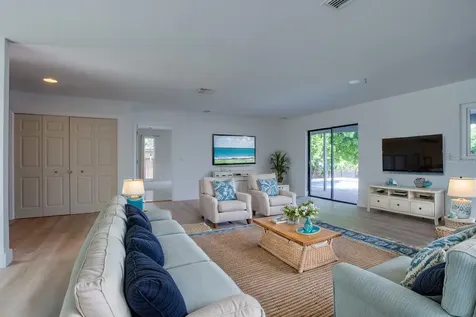 4098 Beach Drive SE St Petersburg FL 33705