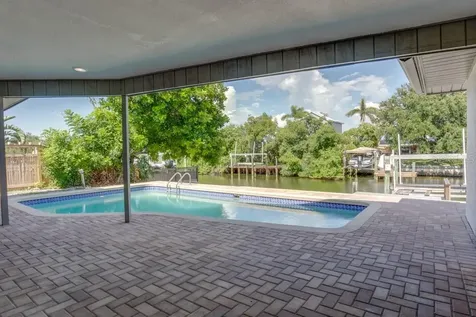 4098 Beach Drive SE St Petersburg FL 33705
