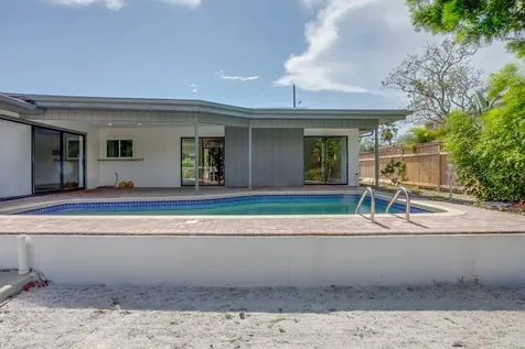 4098 Beach Drive SE St Petersburg FL 33705