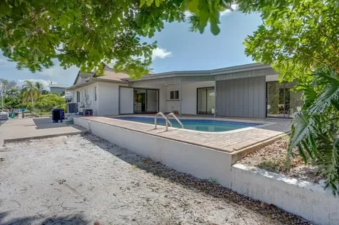 4098 Beach Drive SE St Petersburg FL 33705