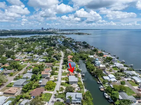 4098 Beach Drive SE St Petersburg FL 33705