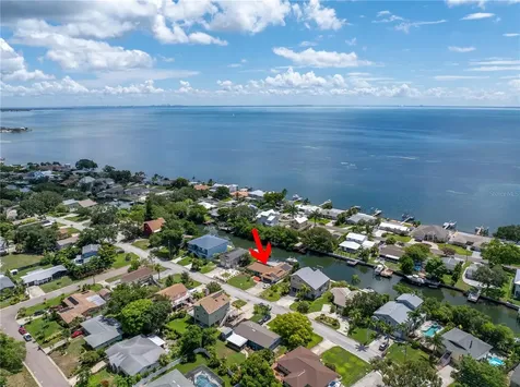 4098 Beach Drive SE St Petersburg FL 33705