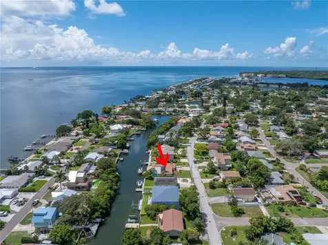 4098 Beach Drive SE St Petersburg FL 33705