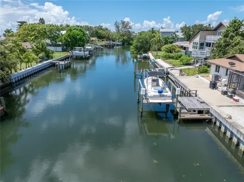 4098 Beach Drive SE St Petersburg FL 33705