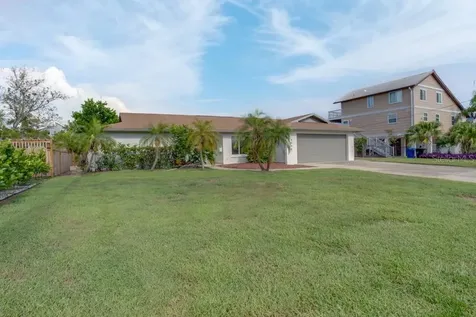4098 Beach Drive SE St Petersburg FL 33705