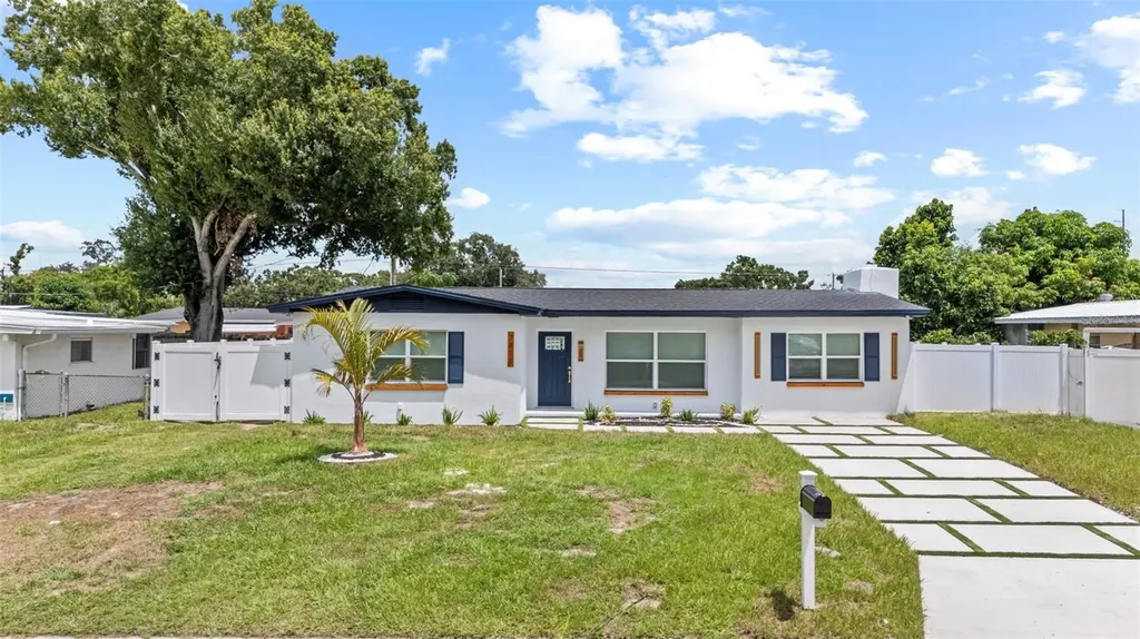 7811 Egypt Lake Drive Tampa FL 33614