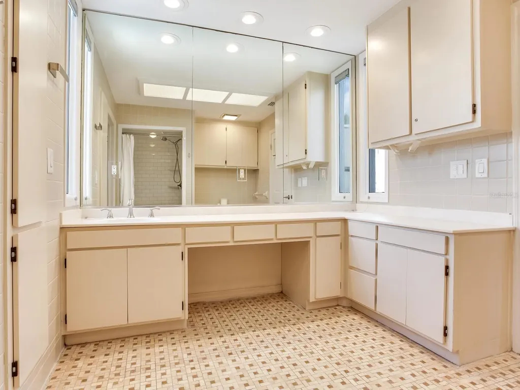 5010 Bayshore Boulevard Tampa FL 33611