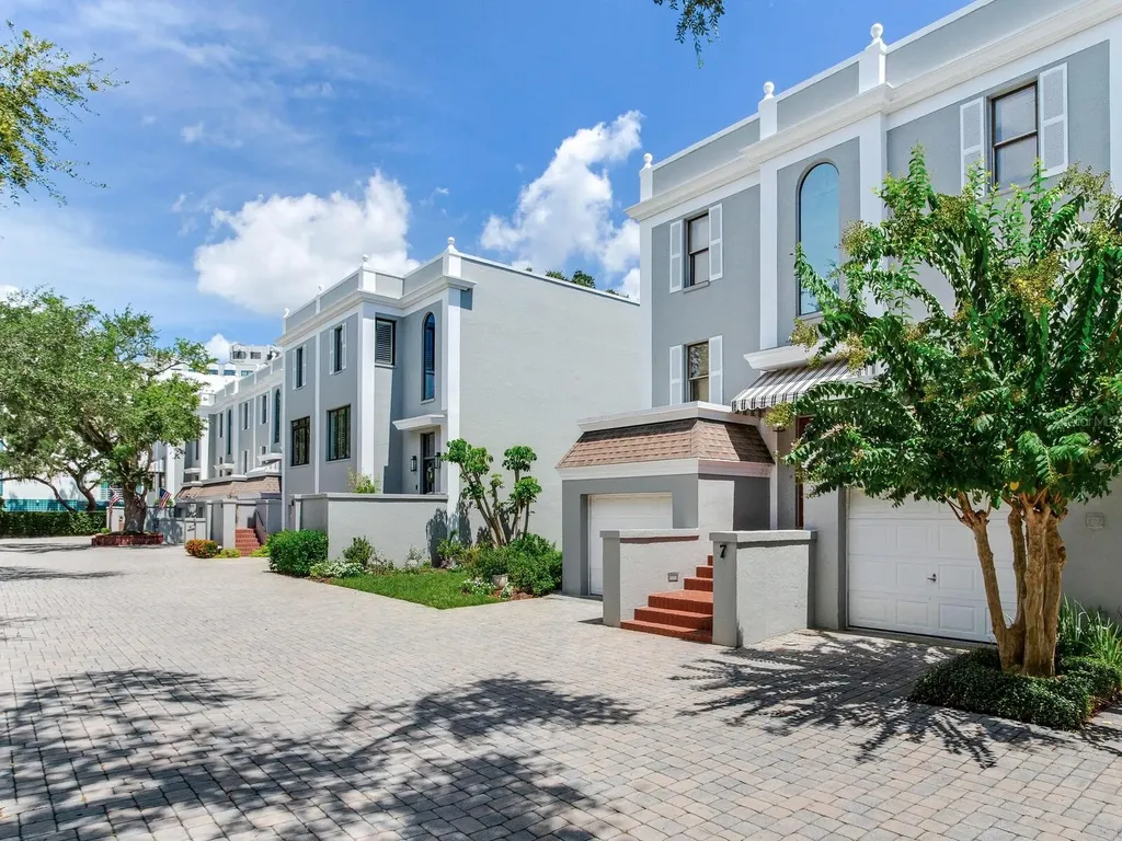 5010 Bayshore Boulevard Tampa FL 33611
