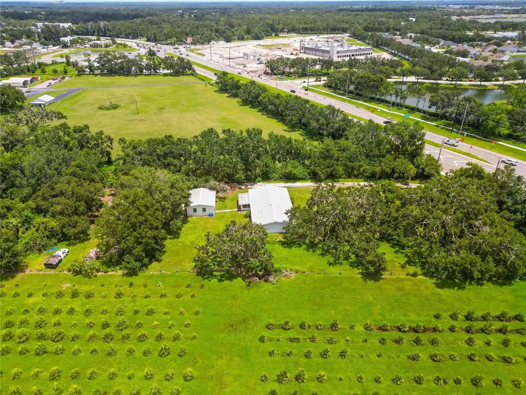 11880 Us Highway 301 N Parrish FL 34219