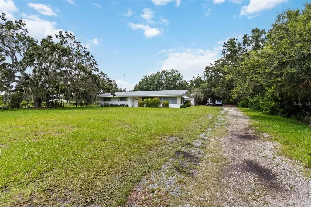 11880 Us Highway 301 N Parrish FL 34219
