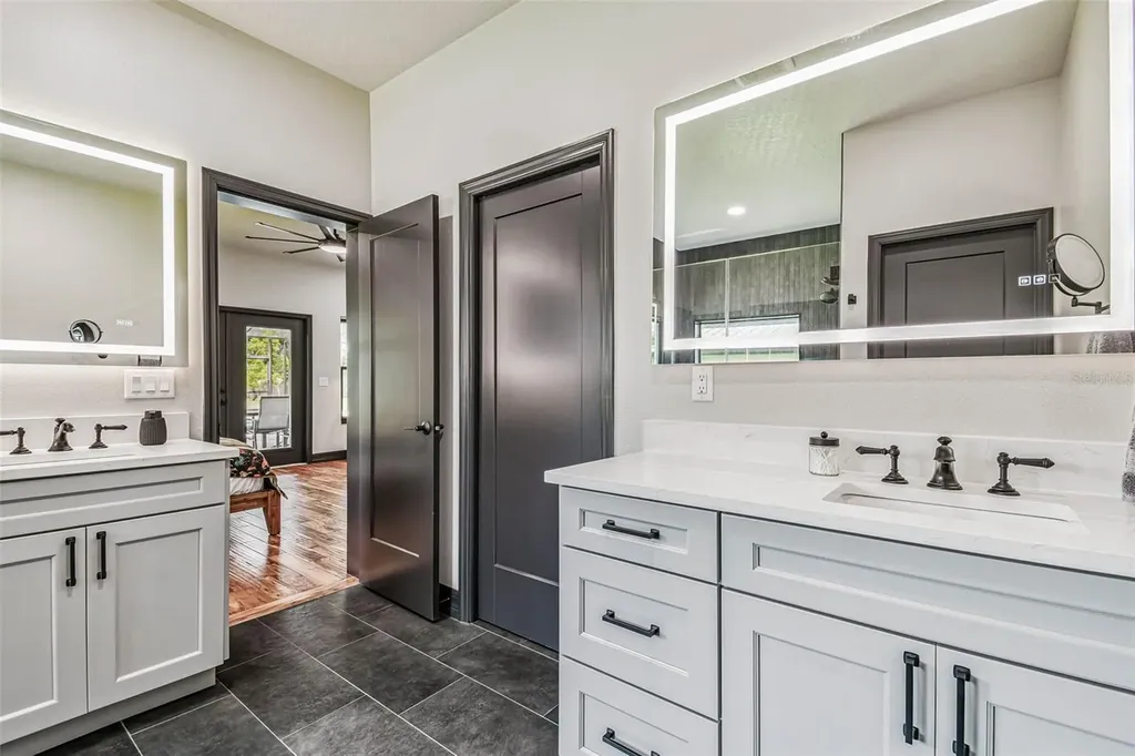 1517 Uncle Buds Lane Lithia FL 33547