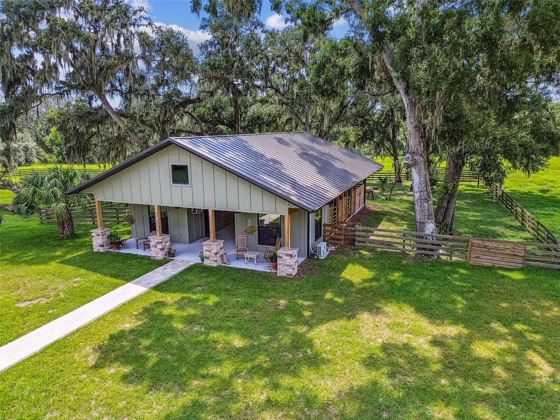 1517 Uncle Buds Lane Lithia FL 33547