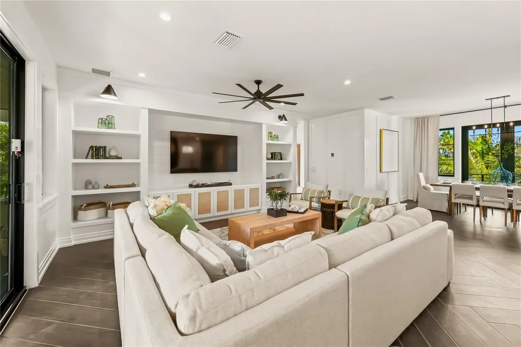 107 Maple Avenue Anna Maria FL 34216